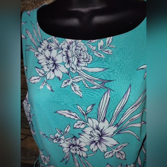 Sandra Darren turquoise dress ruffled faux wrap, floral, belted, size 10 - Picture 6 of 8